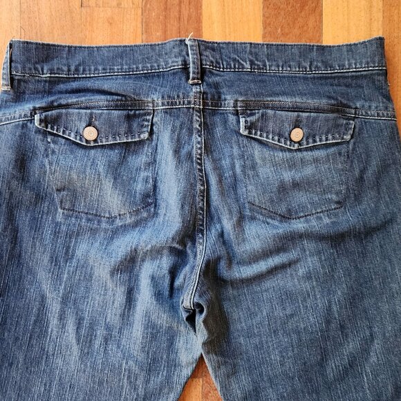 Old Navy Mid-Rise "The Flirt" Boot Cut Jeans Size 14 - Picture 14 of 15